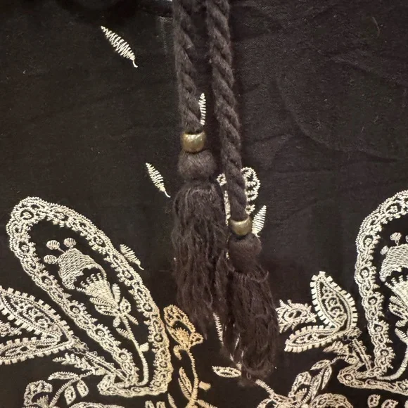 Style & Co. Black and White Embroidered Floral Blouse - Picture 12 of 15